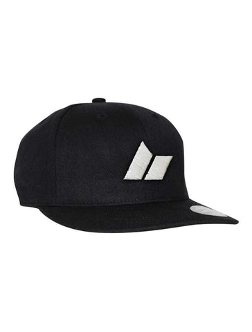 MACBETH LOGO FLEXFIT BLK/WHT
